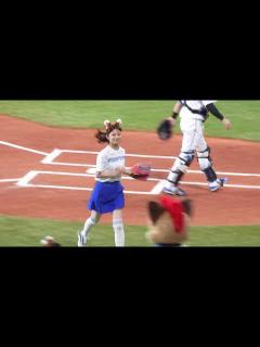 [x]小倉優子(ゆうこりん) 始球式 北海道日本ﾊﾑﾌｧｲﾀｰｽﾞ 2023･6･10(土) - MAGMOE