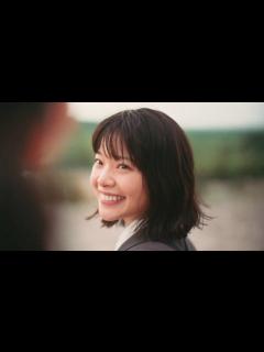 [x]岸井ゆきの、人間味あふれる“海外駐在員”に！英語で熱唱する姿も SMBCグループ新テレビCM「緑のグループ・カラフルな人びと 白井櫻」篇 ...