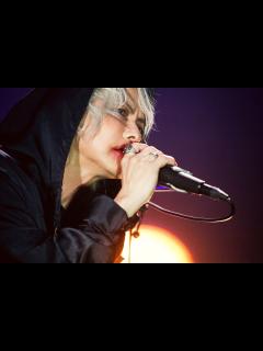 [x]HYDEが新たな形で“繋がる”ライブに手ごたえ 『HYDE LIVE 2020 Jekyll & Hyde』がZepp Hanedaから ...