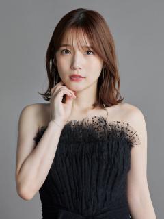 [x]内田真礼が黒い衣装をまとい、シックなイメージに 16thシングル「CHA∞IN」アーティスト写真とジャケットを解禁 | SPICE ...