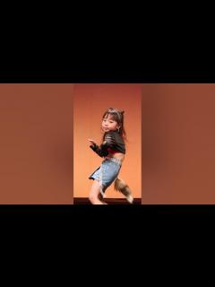 [x]COCO（RAD SUPERIORS）(G)I-DLE「Queencard」 アイドル劇場 2024年1月28日 - YouTube