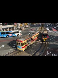 [x]おでん🍢しゃとブラックサンダー電車 豊橋鉄道市内線 路面電車 - YouTube