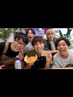 [x]新メンバーともくんの誕生日にプレゼントした5000円の超高級ウニ丼が美味すぎるwwww - YouTube