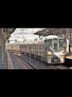 [x]JR西日本 225系100番台 I10編成+223系2000番台 V16編成 湖西線 新快速 網干行き 大津京駅 20221015 - YouTube
